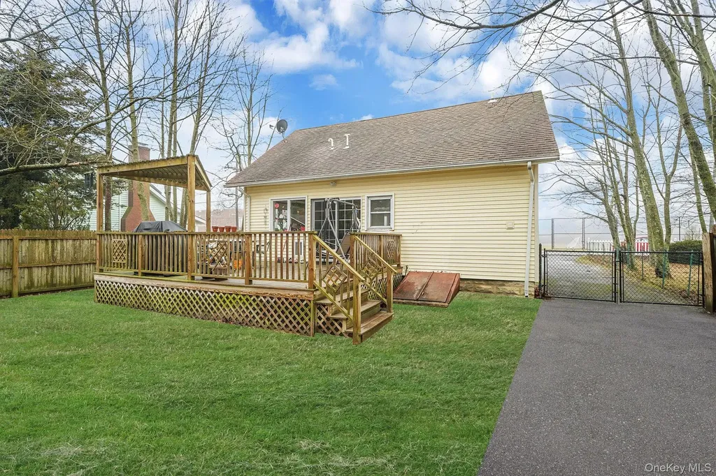 14 Tuttle Avenue Eastport NY 11941
