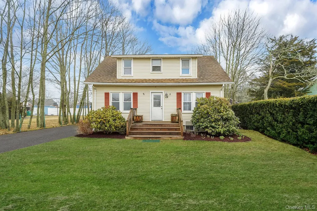 14 Tuttle Avenue Eastport NY 11941