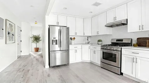 506 Van Nest Bronx NY 10460