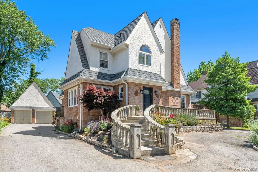 98 Washington Avenue S Lawrence NY 11559