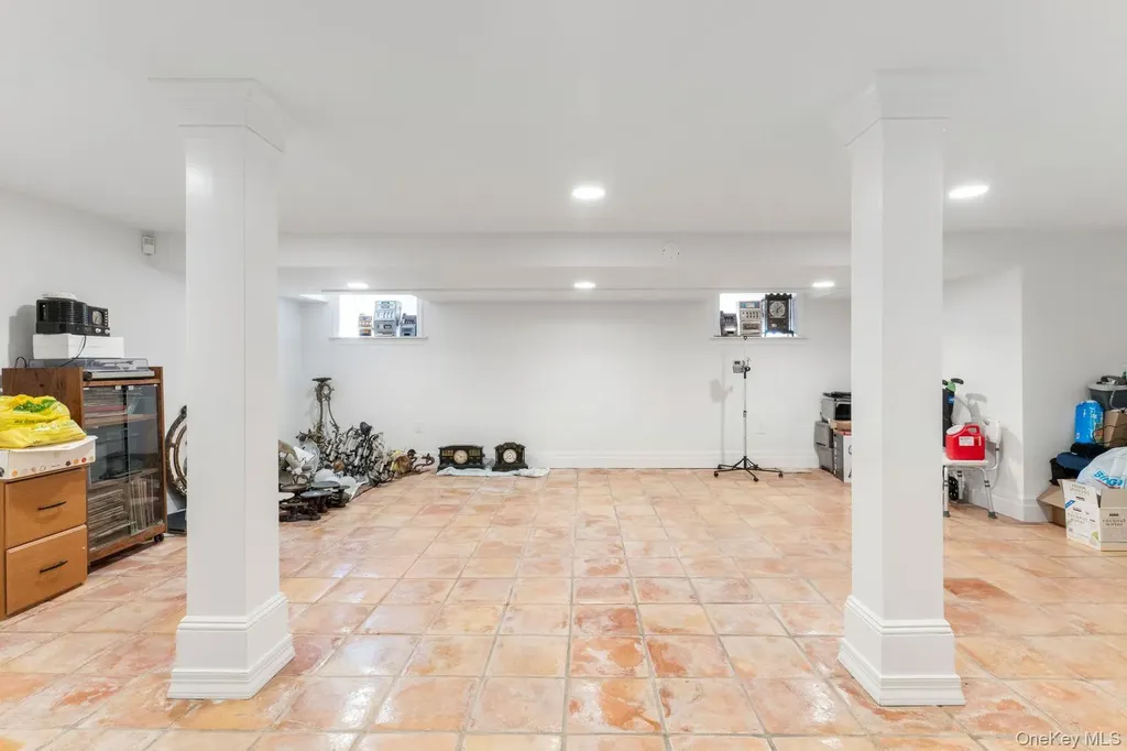 98 Washington Avenue S Lawrence NY 11559