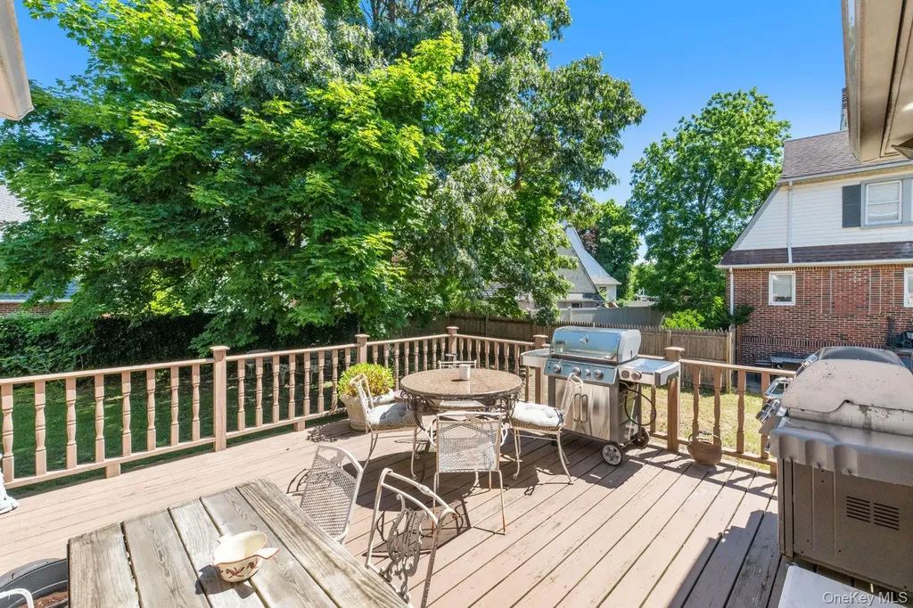 98 Washington Avenue S Lawrence NY 11559