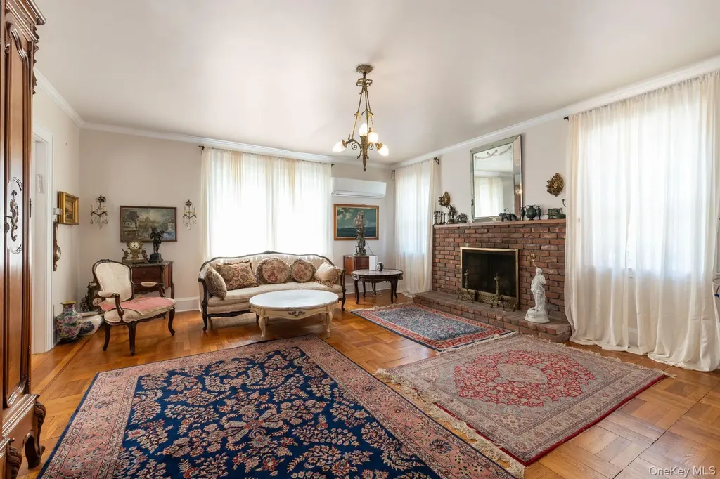 98 Washington Avenue S Lawrence NY 11559