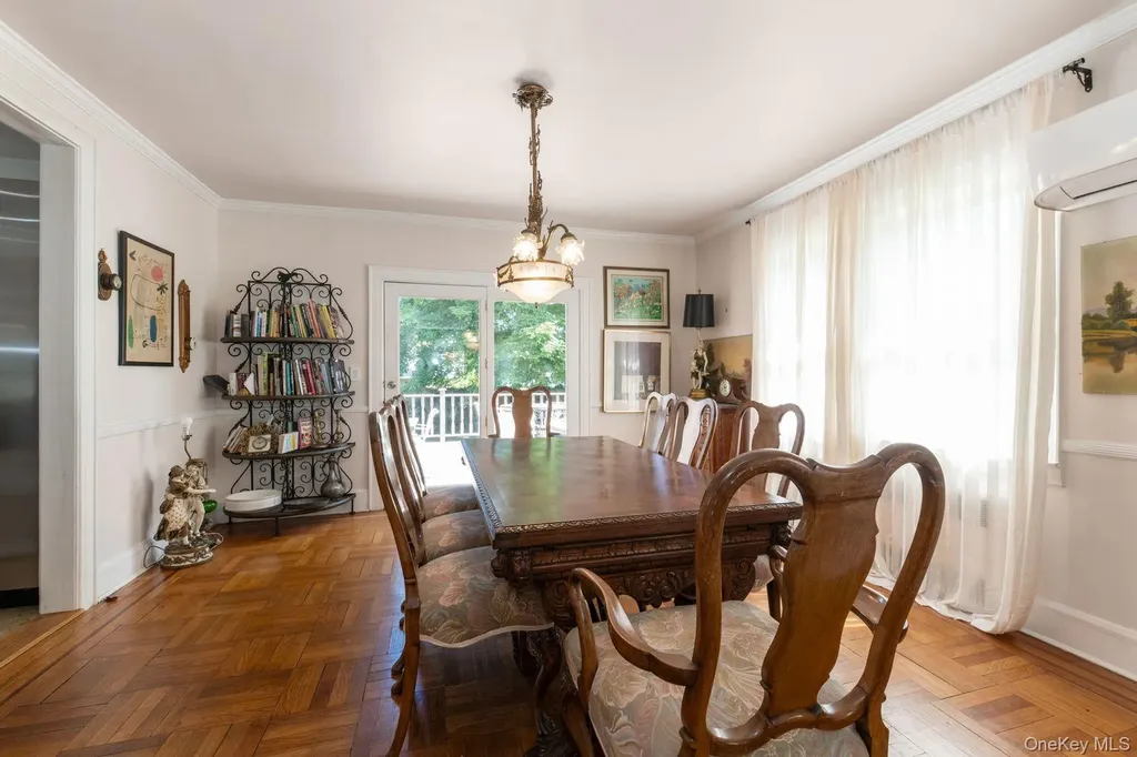 98 Washington Avenue S Lawrence NY 11559