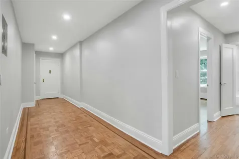 300 S Broadway Tarrytown NY 10591
