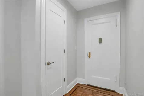 300 S Broadway Tarrytown NY 10591