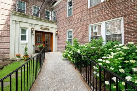 300 S Broadway Tarrytown NY 10591