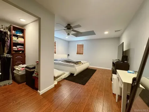 10 Garden Court Carle Place NY 11514