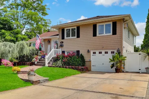 121 W 15th Street Deer Park NY 11729