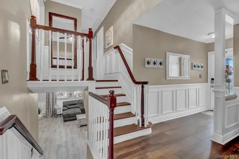 121 W 15th Street Deer Park NY 11729