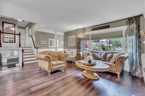 121 W 15th Street Deer Park NY 11729
