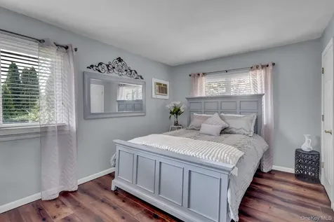 121 W 15th Street Deer Park NY 11729