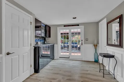 121 W 15th Street Deer Park NY 11729