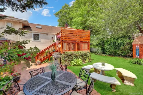 121 W 15th Street Deer Park NY 11729