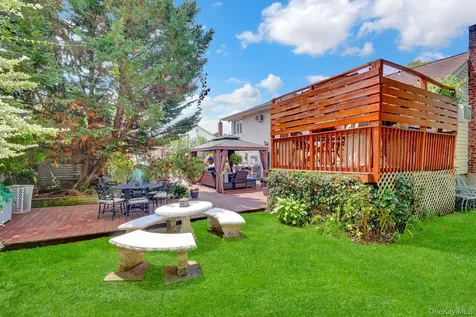 121 W 15th Street Deer Park NY 11729
