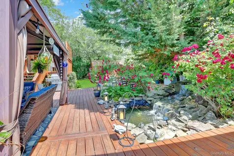 121 W 15th Street Deer Park NY 11729