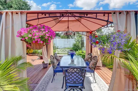 121 W 15th Street Deer Park NY 11729