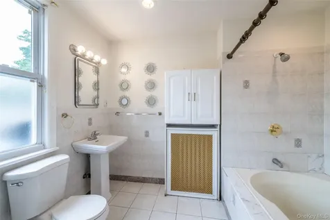 68 Leland Avenue New Rochelle NY 10805