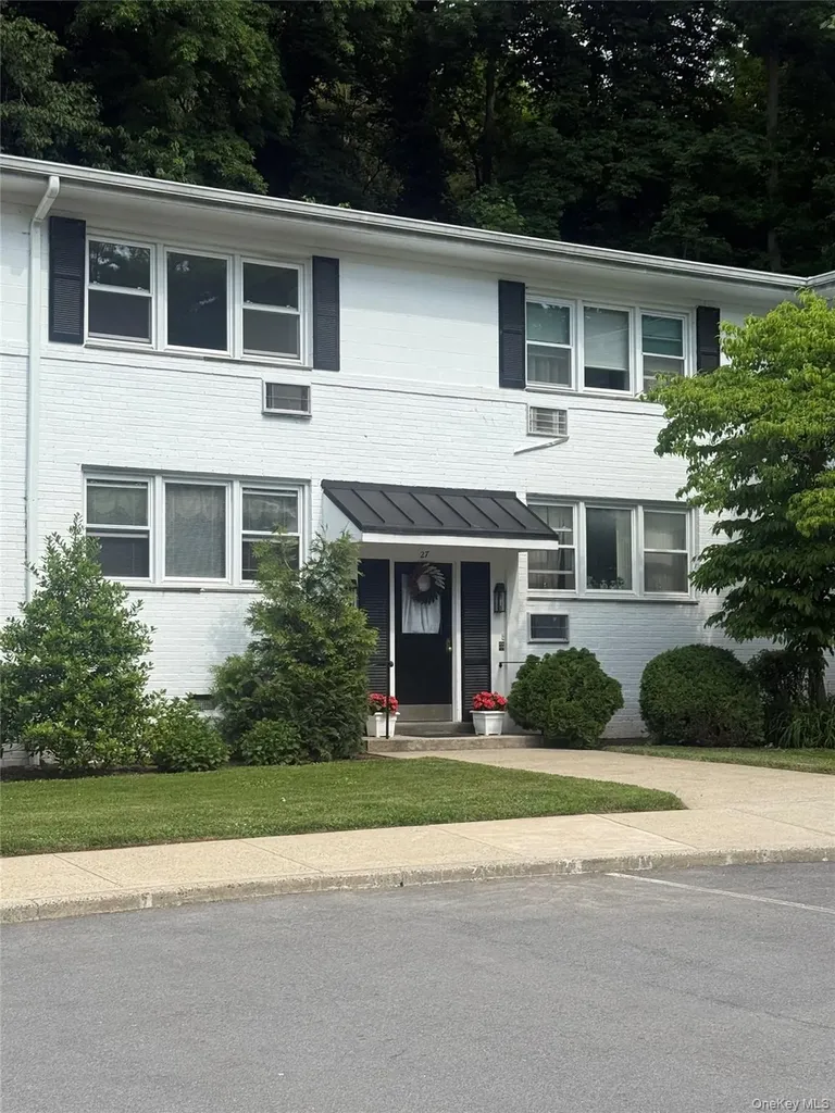 27 Avon Circle Port Chester NY 10573