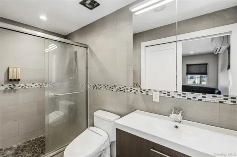 31 Sutton Hill Lane Manhasset Hills NY 11040