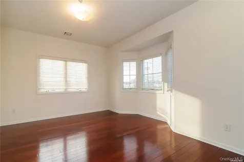 330 Maple Avenue Westbury NY 11590
