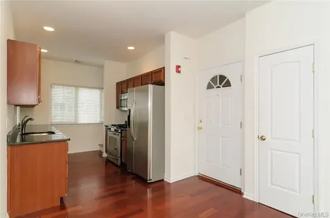 330 Maple Avenue Westbury NY 11590
