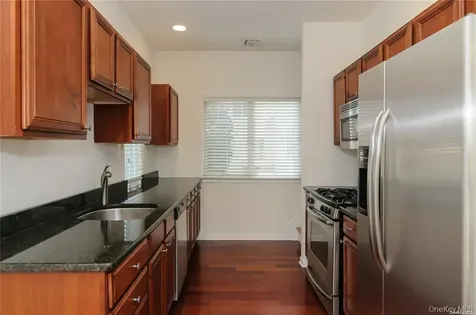 330 Maple Avenue Westbury NY 11590