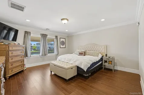 14 Jackson Place Massapequa NY 11758