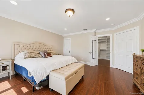 14 Jackson Place Massapequa NY 11758