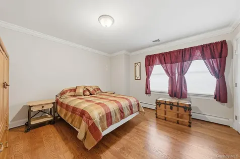 14 Jackson Place Massapequa NY 11758