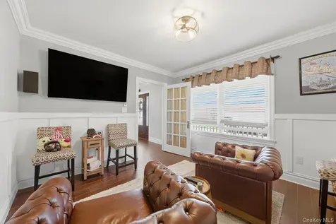 14 Jackson Place Massapequa NY 11758