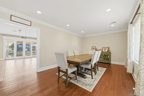 14 Jackson Place Massapequa NY 11758