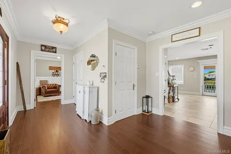 14 Jackson Place Massapequa NY 11758