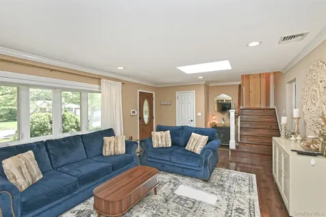38 Maridon Lane Commack NY 11725