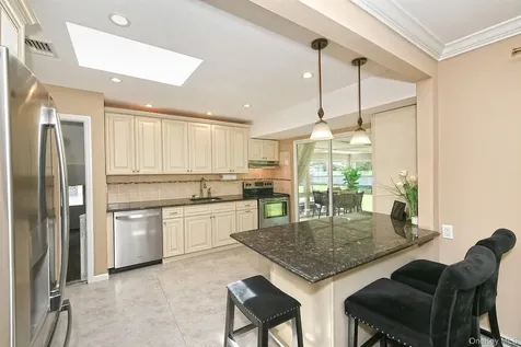 38 Maridon Lane Commack NY 11725