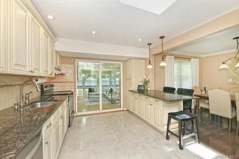 38 Maridon Lane Commack NY 11725