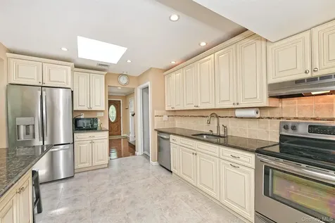 38 Maridon Lane Commack NY 11725