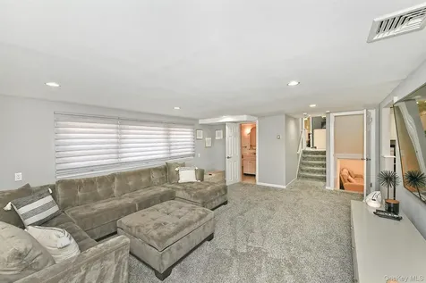 38 Maridon Lane Commack NY 11725