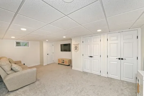38 Maridon Lane Commack NY 11725