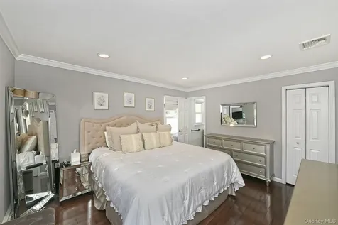 38 Maridon Lane Commack NY 11725