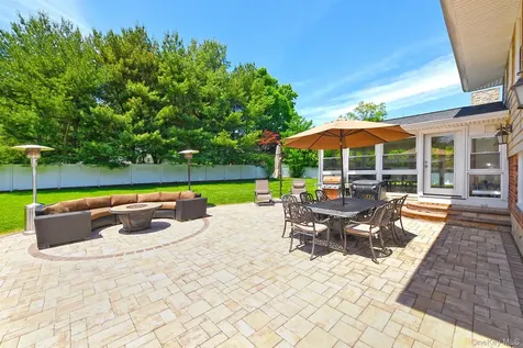 38 Maridon Lane Commack NY 11725