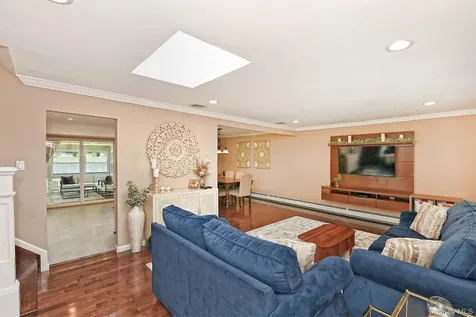 38 Maridon Lane Commack NY 11725