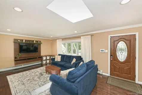 38 Maridon Lane Commack NY 11725