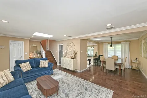38 Maridon Lane Commack NY 11725
