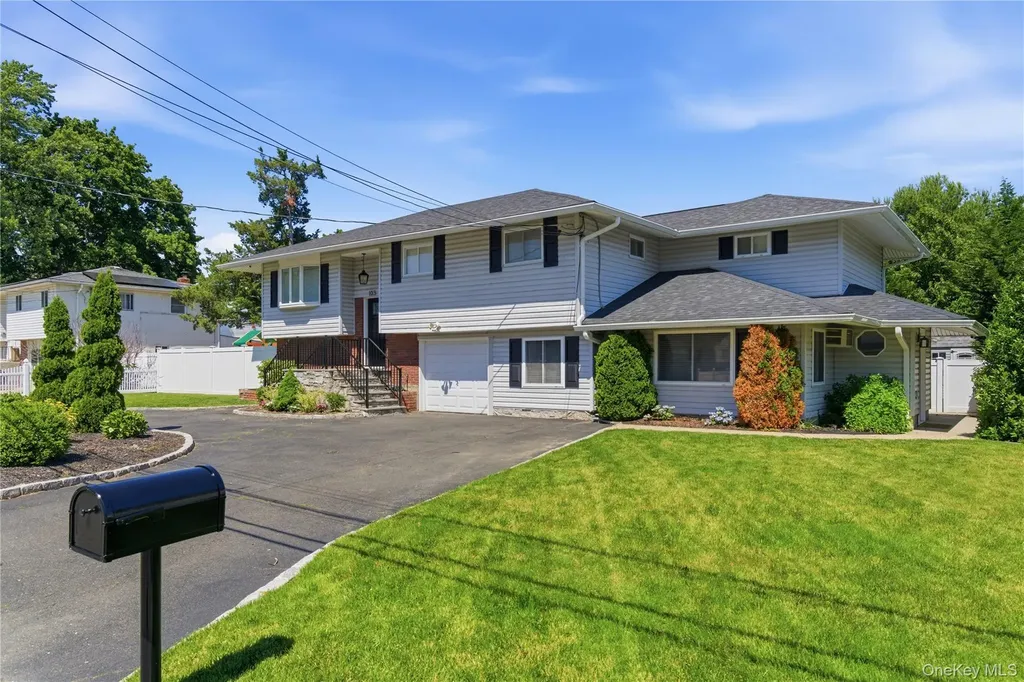 103 Wright Avenue Deer Park NY 11729