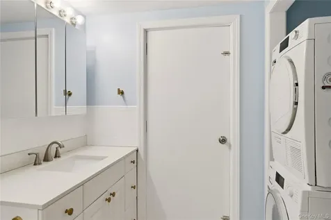 103 Wright Avenue Deer Park NY 11729