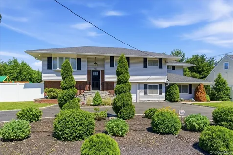 103 Wright Avenue Deer Park NY 11729