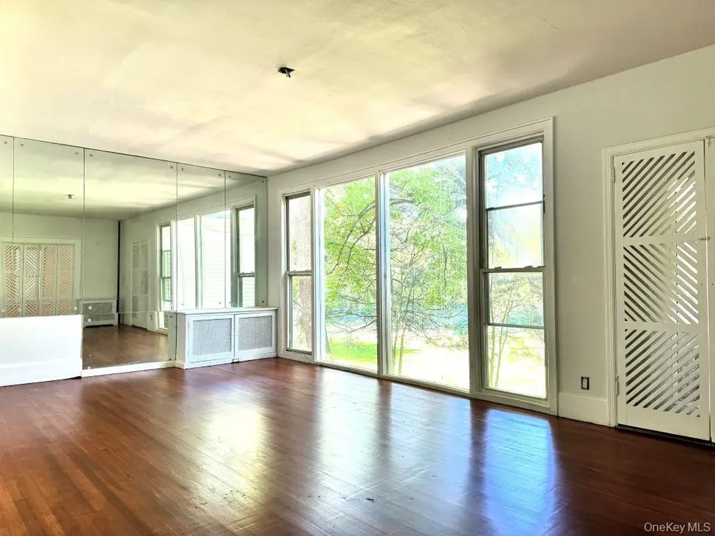 560 Taxter Road Elmsford NY 10523