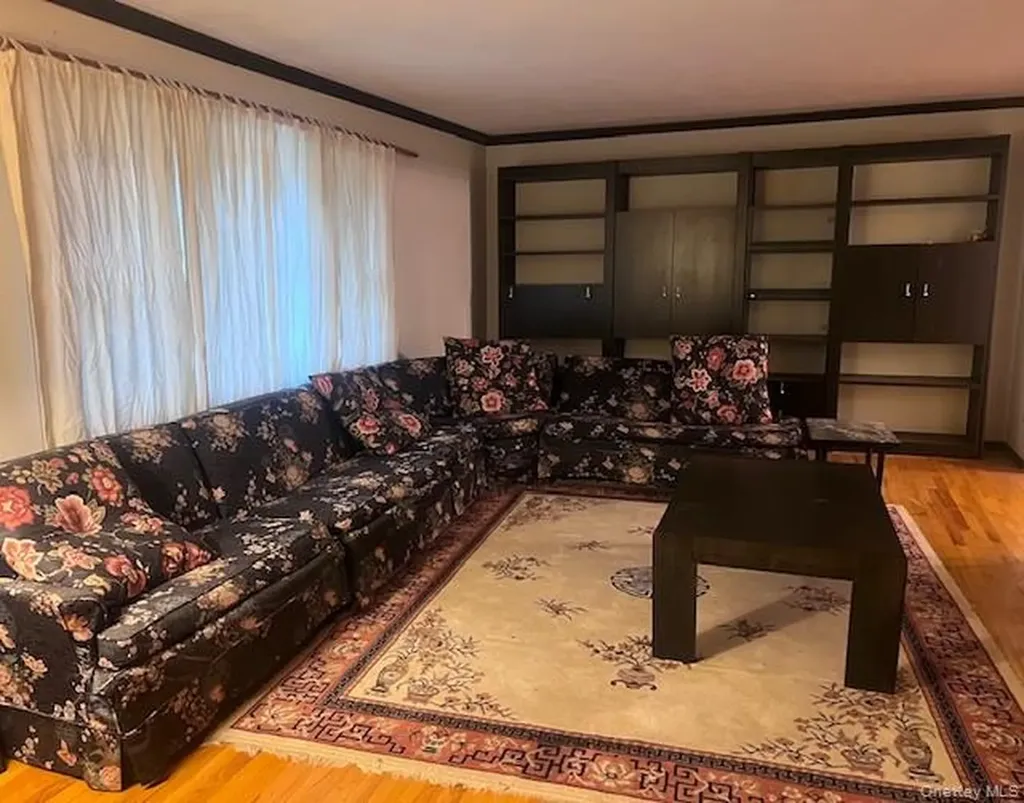 37 Sunset Drive Shirley NY 11967