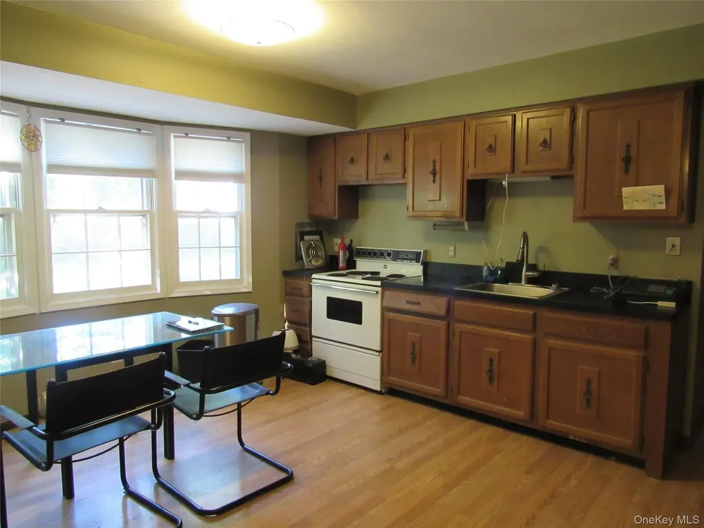 37 Sunset Drive Shirley NY 11967